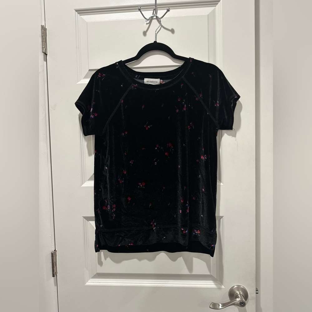Liz Claiborne | Short Sleeve Black Velvet | Floral Top Small - Picture 5 of 5